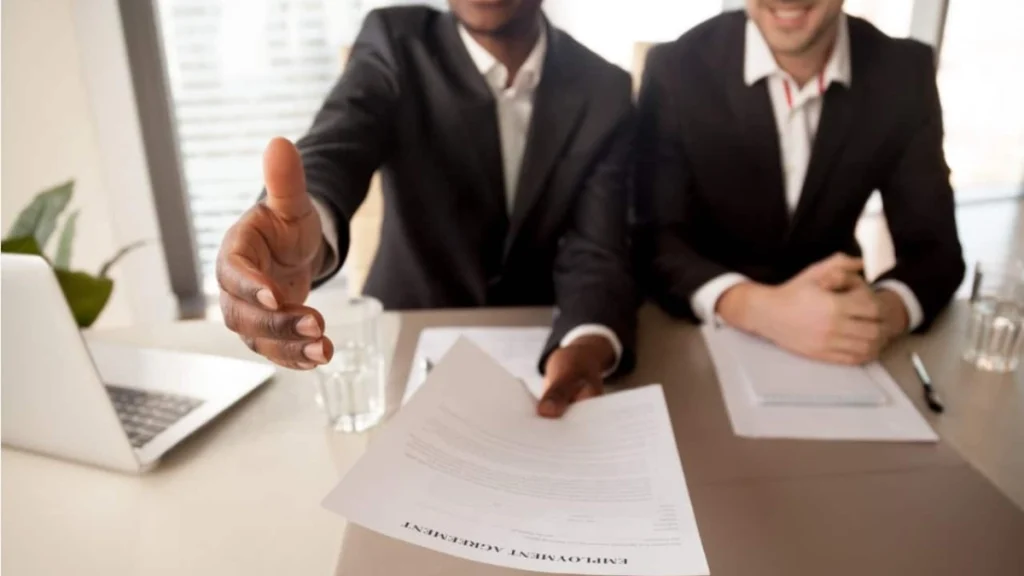 empresas buscam funcionarios